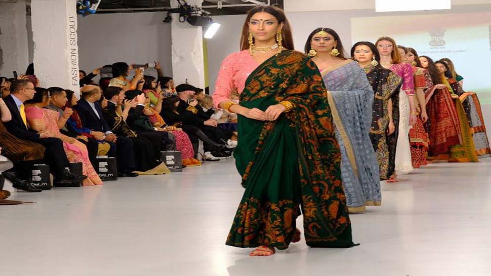 Toeschouwer Inpakken Intuïtie عرض أزياء هندي في أسبوع الموضة في لندن ، مدح البلد بالخارج – شبكة المدونون  العرب