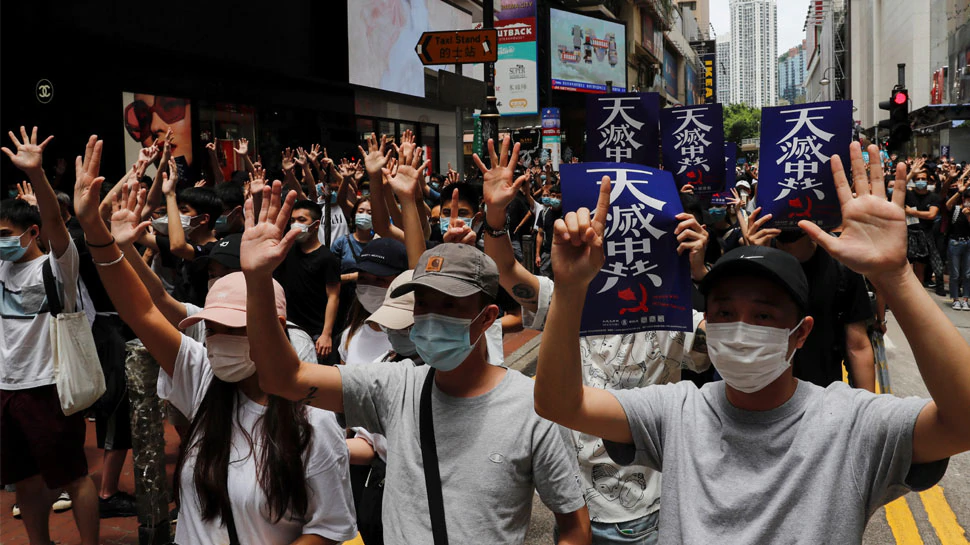 خروج-الصين-إلى-قانون-جديد-لإنهاء-احتكار-هونغ-كونغ-،-يخرج-الناس-إلى-الشوارع-احتجاجًا