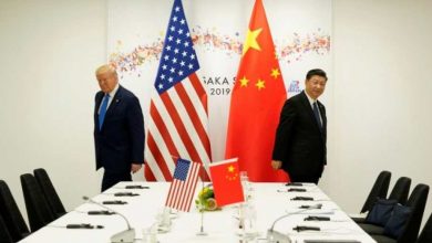 الصين-،-التي-انتقدت-أمريكا-على-جورج-فلويد-،-ملطخة-بنفسه
