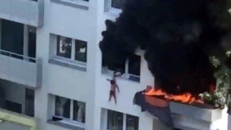 فيديو:-قفز-شقيقان-من-المبنى-المحترق-،-وتم-القبض-على-الأشخاص-الواقفين-أدناه-هكذا