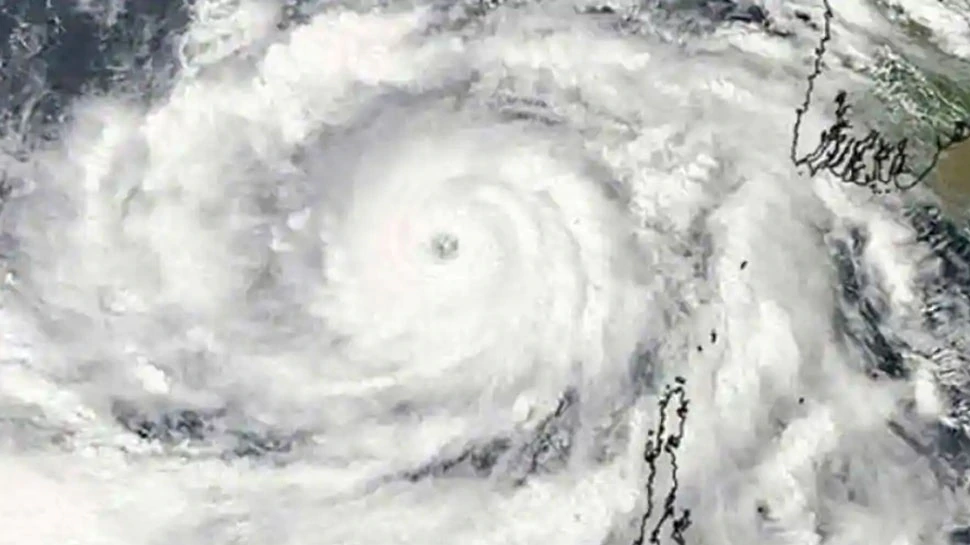 الإعصار-الإعصار-في-فيجي-،-دمرت-عشرات-المنازل-،-ومات-الكثير-من-الناس