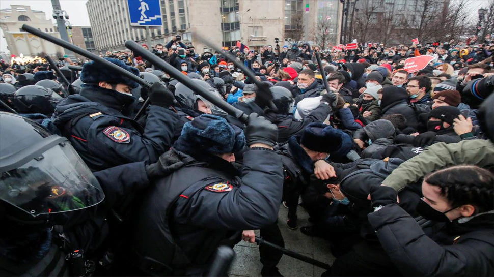 احتجاج-روسيا:-روسيا-تلقي-باللوم-على-السفارة-الأمريكية-في-الاحتجاجات-العنيفة-في-جميع-أنحاء-البلاد