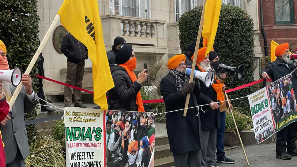 احتجاج-المزارعين:-احتجاج-خارج-السفارة-الهندية-في-الولايات-المتحدة-،-وأنصار-خليستان-يرددون-شعارات-مناهضة-للهند