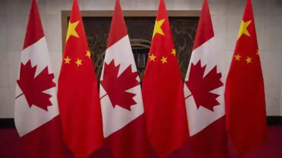 زادت-الضربات-في-الصين-وكندا-بسبب-تي-شيرت-بطبعة-الخفافيش-،-وتقدمت-بكين-الغاضبة-بشكوى