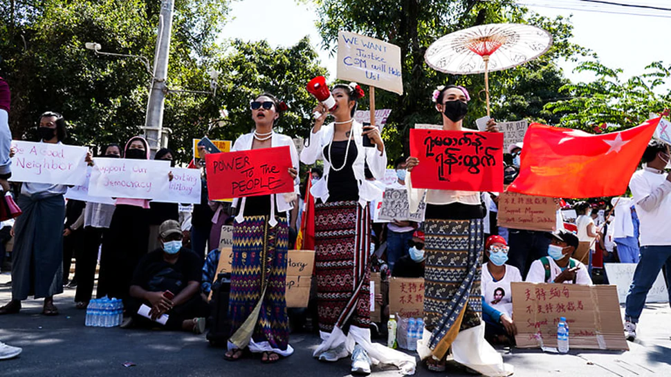 ثقة-شعب-ميانمار:-بمساعدة-الصين-،-انقلاب-الجيش-،-نزل-آلاف-الأشخاص-إلى-الشوارع-للاحتجاج