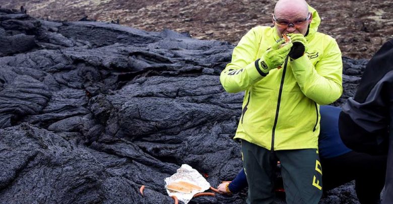بركان-أيسلندا-،-جبل-fagradalsfjall:-العلماء-يطبخون-النقانق-على-الحمم-البركانية-الساخنة-،-الفيديو-ينتشر-على-نطاق-واسع