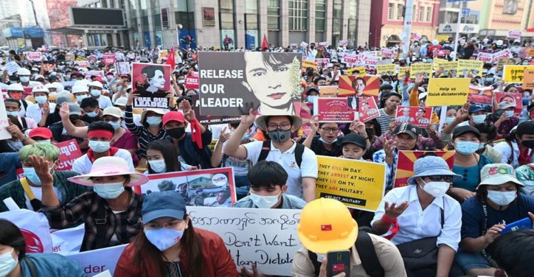 تواصلت-الاحتجاجات-ضد-الانقلاب-العسكري-في-ميانمار-،-مما-أدى-إلى-ارتفاع-عدد-القتلى-في-المظاهرات