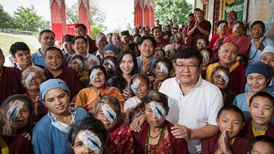 نيبال:-يعتبر-الناس-أن-هذا-الطبيب-هو-“إله-البصر”-،-حيث-قام-حتى-الآن-بإجراء-عملية-جراحية-لـ-1،30،000-شخص