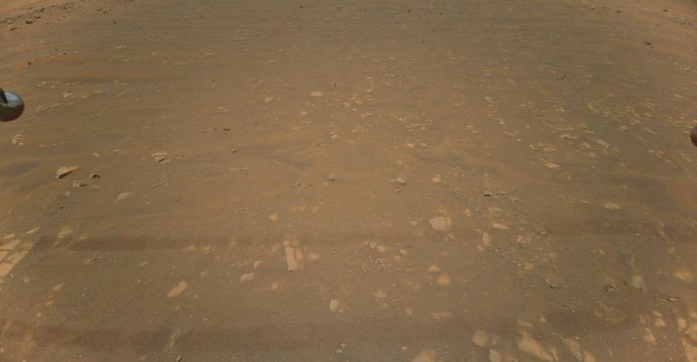 مهمة-المريخ-التابعة-لناسا:-ناسا-تشارك-أول-صورة-ملونة-للمريخ-،-كاميرا-إبداع-عالية-الدقة-تم-التقاطها-من-ارتفاع