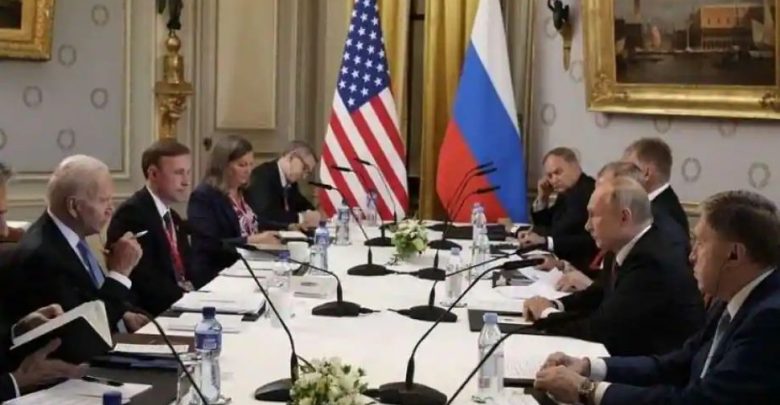 انتهاء-محادثات-قمة-بايدن-وبوتين-،-واشتباك-الصحفيين-الروس-الأمريكيين-مع-بعضهم-البعض