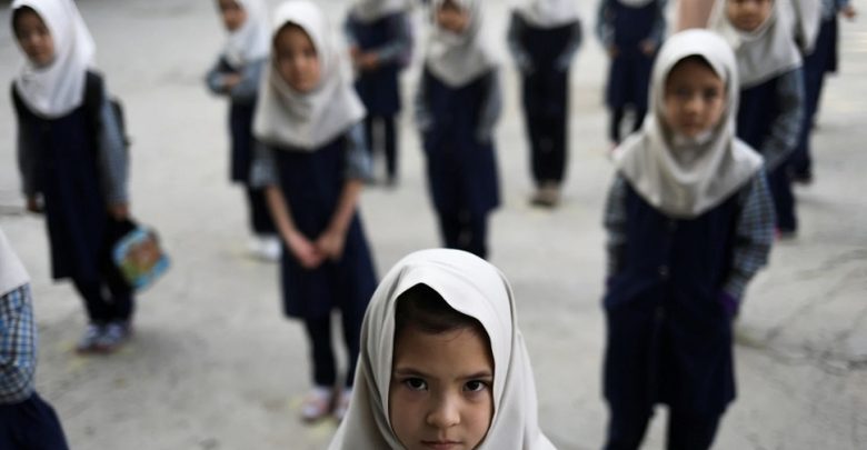 لقد-قامت-طالبان-بعمل-جيد-وسط-الفظائع-المروعة-،-بشرى-سارة-للفتيات-الأفغانيات