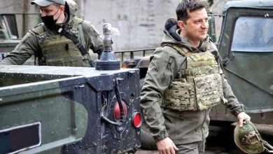 دخل-الرئيس-الأوكراني-زيلينسكي-الحرب-مرتديا-زي-الجيش؟-تعرف-على-حقيقة-هذه-الصور-الفيروسية