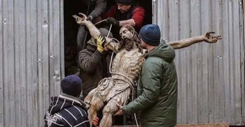 لأول-مرة-بعد-الحرب-العالمية-الثانية-،-تم-إخفاء-تمثال-السيد-المسيح-هذا-في-أوكرانيا-،-تعرف-ما-هو-السبب؟