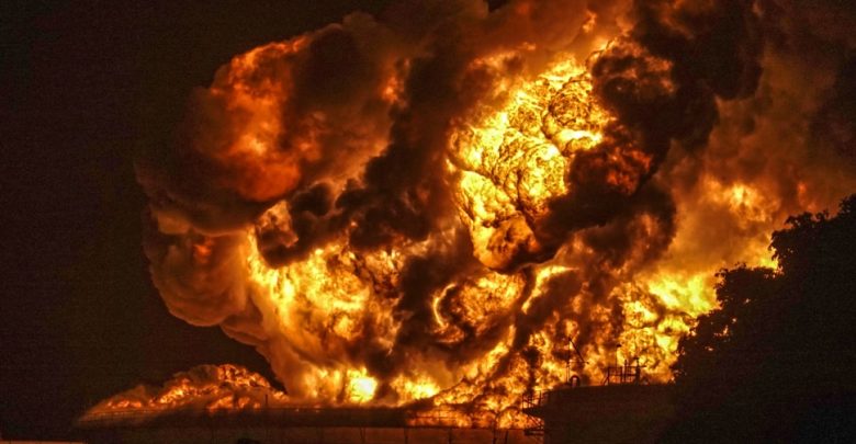 انفجار-في-نيجيريا:-أدى-انفجار-في-مصفاة-نفط-غير-قانونية-إلى-مقتل-أكثر-من-100-شخص