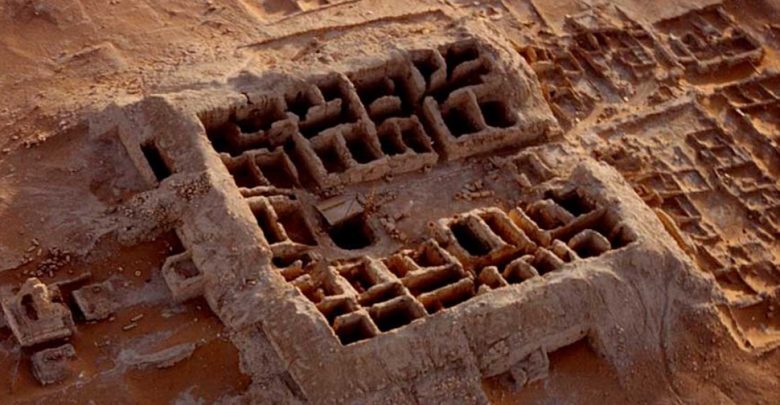 المعبد-في-المملكة-العربية-السعودية:-تم-العثور-على-معبد-قديم-عمره-8000-عام-في-المملكة-العربية-السعودية-،-تم-الكشف-عن-هذا-المعبد-عن-الأرض-المجاورة